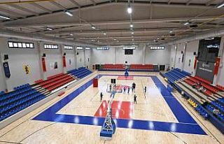 Anadolu Üniversitesi spor altyapısıyla sağlıklı...