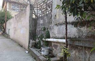 Annesinin telefon çaldırdığı çocuk devlet korumasına...