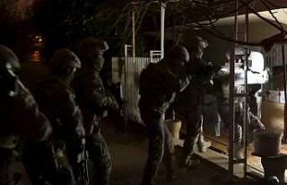 Antalya’da 20 ayrı adrese 150 personelle eş zamanlı...