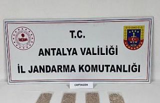 Antalya’da 6 bin 56 adet uyuşturucu hap ele geçirildi