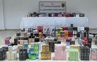 Antalya’da jandarmadan kaçak parfüm operasyonu