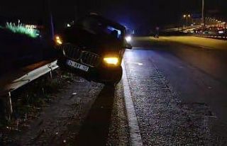 Antalya’da kontrolden çıkan lüks cip, bariyerlerin...
