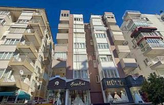 Apartman dairesinde çıkan yangın korkuttu