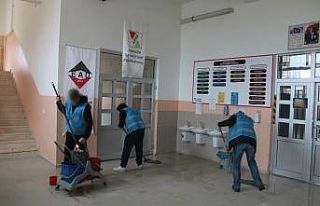 Ara tatilde okulların bakımlarını yükümlüler...
