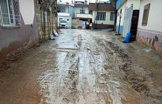 Araban’da vatandaşların çamur çilesi