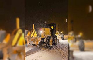 Ardahan’da kar yağışı nedeniyle 35 köy yolu...