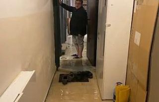 Arnavutköy’de sağanak yağışta ev ve iş yerlerini...