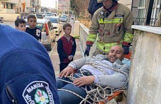 Asansör kulesinden düşen güvercin meraklısı...