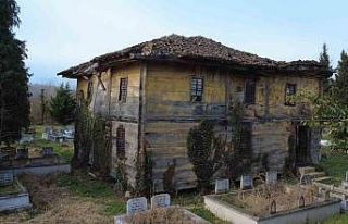 Asırlık cami ilgi bekliyor