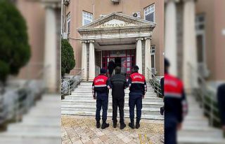 Aydın’da aranan şahıslar jandarmadan kaçamadı