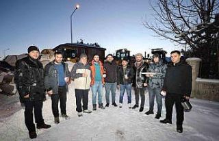 Aziziye’nin karla mücadele timlerine gece yarısı...