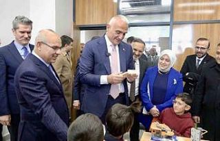 Bakan Ersoy: "Kütüphanelerimiz gençlerimizi...