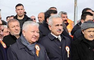 Bakan Uraloğlu: "Bölünmüş yol ağını 30...