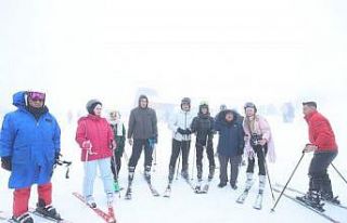 Başkan Büyükkılıç, Erciyes’te kayak tutkunlarıyla...