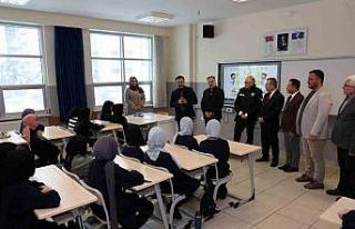 Başkan Özdoğan, öğrencilerin karne heyecanına...