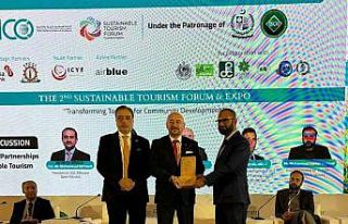 Başkan Ülken, Pakistan’da AYTO’yu temsil etti