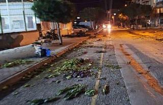 Bergama’da pazar yeri çilesi: Yağmurda gölet,...