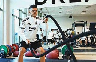 Beşiktaş, salonda çalıştı