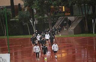 Beşiktaş, yoğun yağış ve rüzgar altında hazırlıklarına...