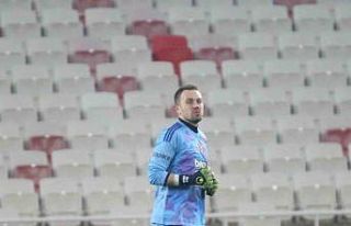 Beşiktaş’ta Mert Günok ile yollar ayrıldı