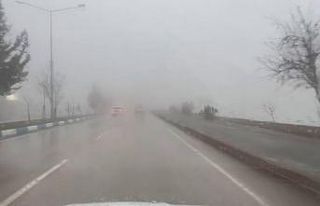 Besni’de yoğun sis ve sağanak etkili oldu