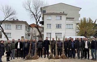Bilecik’te çiftçilere meyve fidanı desteği