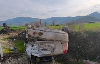 Bilecik’te kontrolden çıkan araç takla attı;...