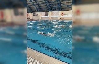 Bilecik’te spor okulları yüzme antrenmanları...