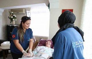 Bin 834 kişiye 19 bin kez evde bakım hizmeti
