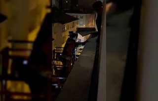 Binadan sarkan metal parça için itfaiyeden gece...