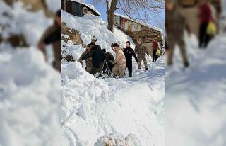 Bingöl’de ekipler karbonmonoksit gazından zehirlenen...