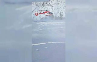 Bingöl’de rahatsızlanan genç, ambulans helikopterle...