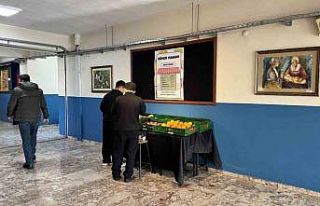 Bu okulda manav var, görevli yok