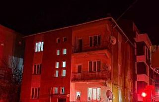 Bunalıma giren genç evi yakmaya çalıştı