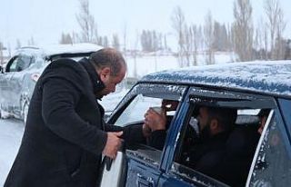 Bünyan Belediyesi kar mesaisindekilerin içini ısıttı