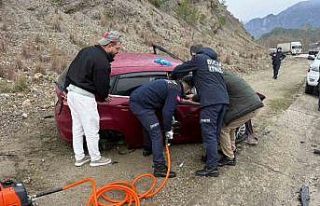 Burdur’da 3 otomobil çarpıştı: 4 yaralı