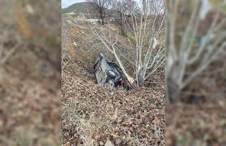 Burdur’da otomobil şarampole devrildi: 4 yaralı