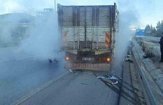 Burdur’da seyir halindeki kamyonette yangın