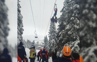 Bursa Uludağ’da telesiyej arızası nedeniyle mahsur...