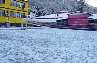 Bursa’da kar yağışı eğitimi de etkiledi