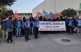 Bursa’da otomotiv işçilerinin eylemi sürüyor,...