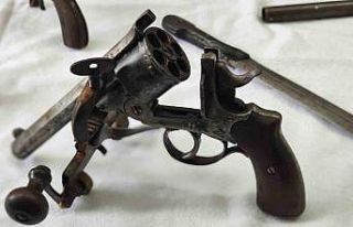 Bursa’da tarihi eser operasyonu: Çok sayıda silah...