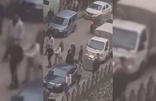 Bursa’da yol ortasında kavga trafiği kilitledi