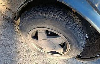 Büyükdere-Doğançayır yolundaki çukur trafiği...