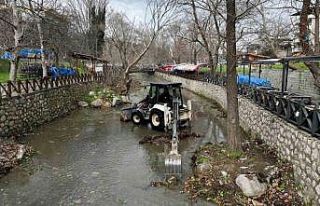 Büyükşehir’den Misi’de dere ve çevre temizliği