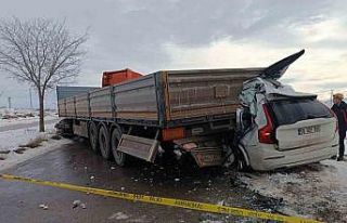 Buzlanma kazaya neden oldu, Sivaslı iş adamı kazada...