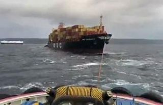 Çanakkale Boğazı’nda konteyner gemisi makine...