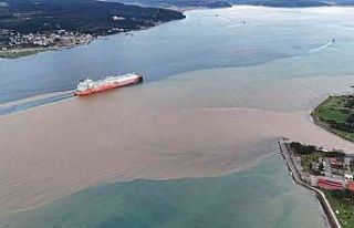 Çanakkale Boğazı’nın rengi değişti; Avrupa...