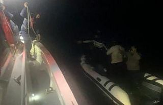 Çanakkale’de arızalanan lastik botla sürüklenen...