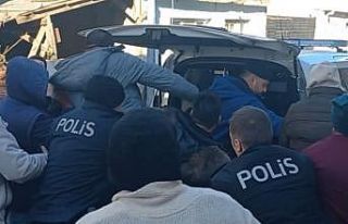 Cezaevinden kaçan mahkum mahalleyi birbirine kattı